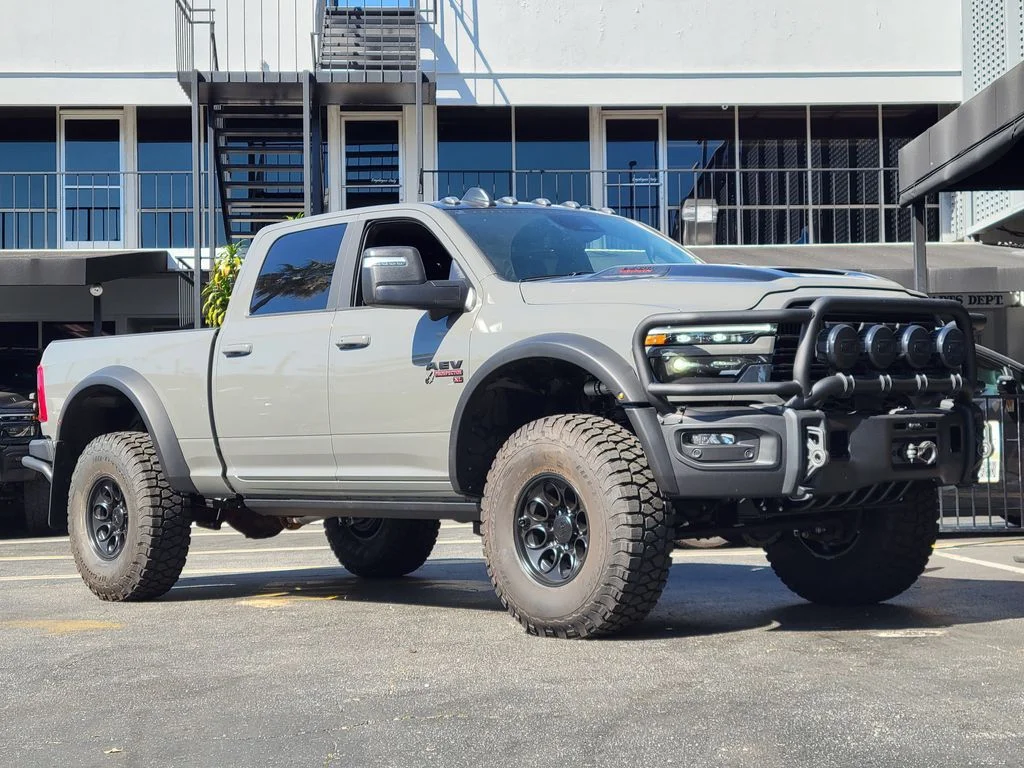 New 2026 Ceramic Gray Clear-Coat Exterior Paint RAM Laramie image 27