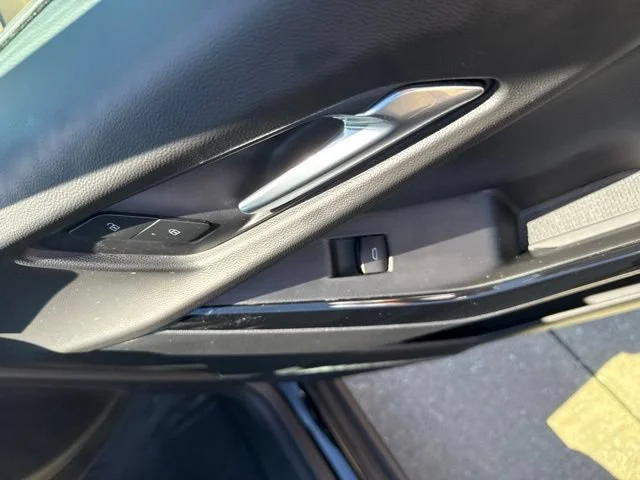 2025 Chevrolet Equinox LT - Photo 17