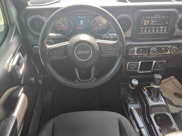 Used 2023  Jeep Sport image 13