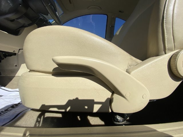 Used 2008 Yellow Volkswagen S image 12
