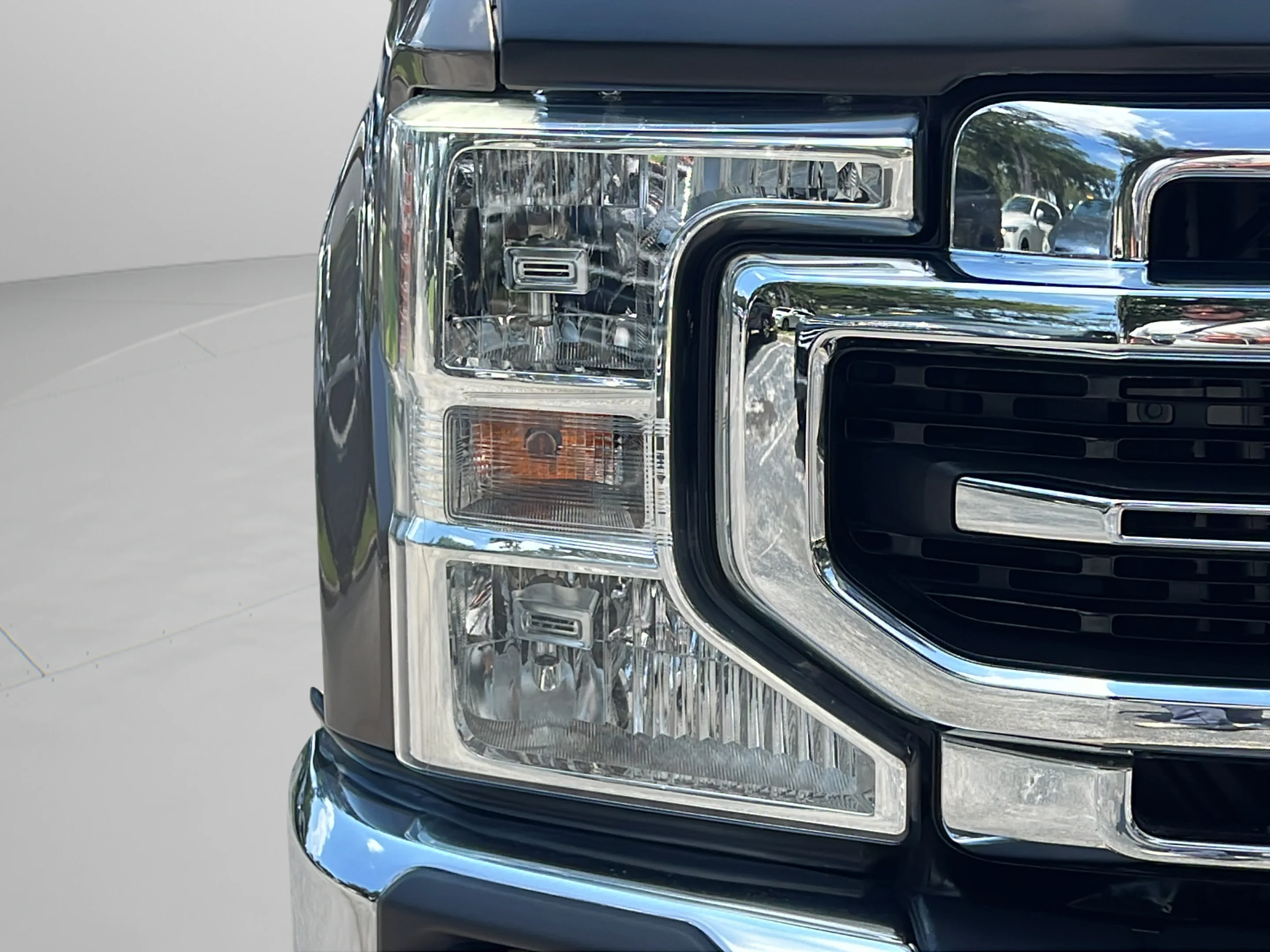 Used 2022 Stone Gray Metallic Ford LARIAT image 9