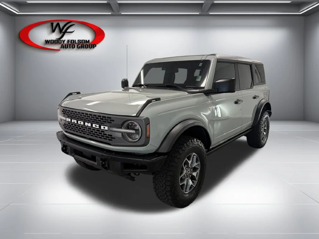 Used 2024 Cactus Gray Ford Badlands image 3