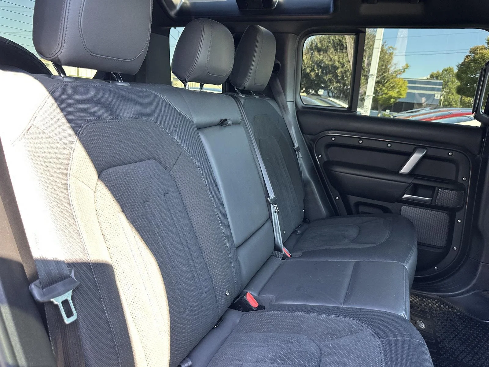 Used 2023 Carpathian Grey Premium Metallic Land Rover Carpathian Edition image 21