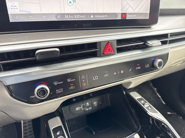 2025 Kia Sorento SX - Photo 19