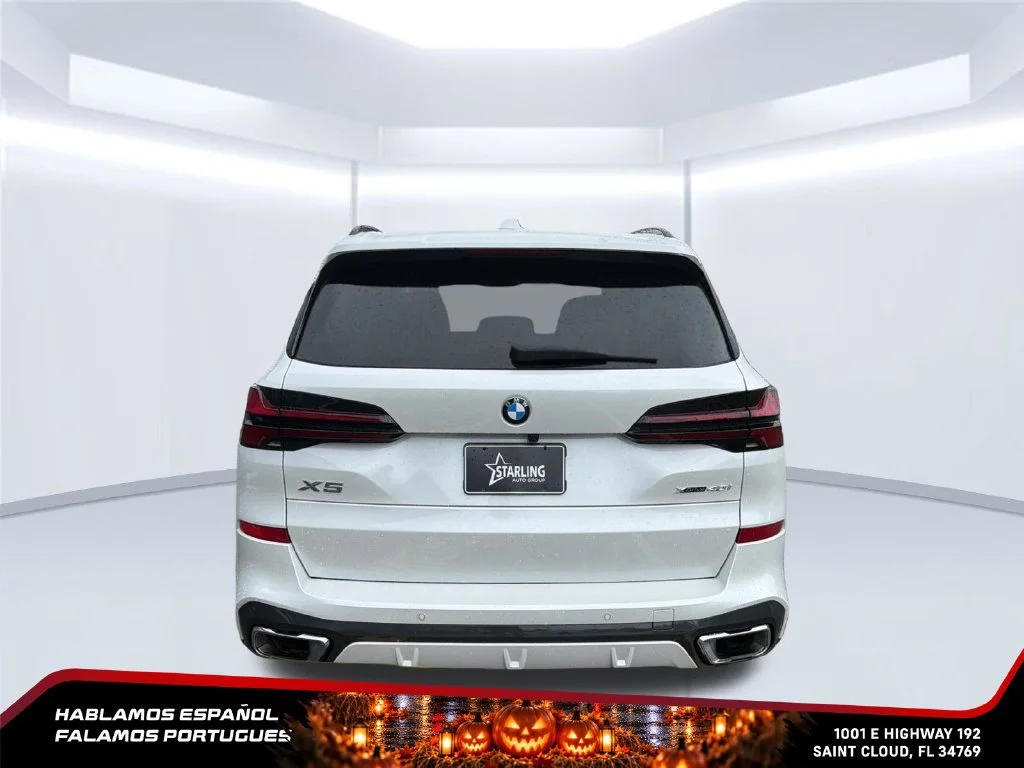 Used 2024  BMW xDrive40i image 5