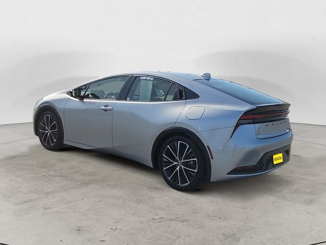 Used 2024  Toyota XLE image 7