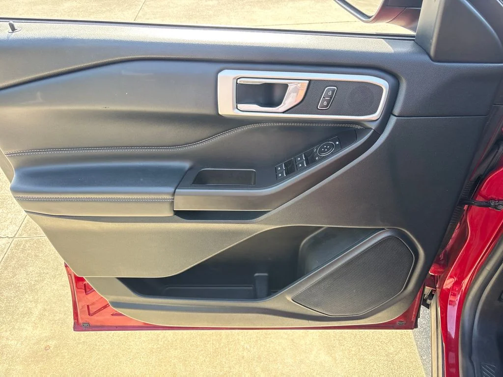 Used 2020 Red Ford XLT image 16