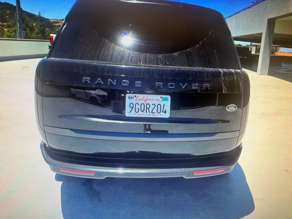 Used 2023 Santorini Black Metallic Land Rover SE image 7