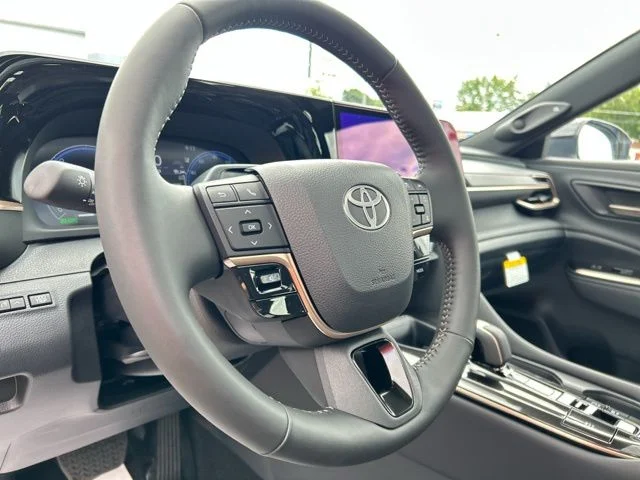 New 2026 Oxygen White with Black roof <sup>1</sup> Toyota  Limited image 36
