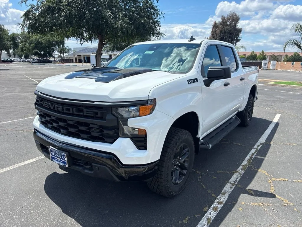 New 2026 Summit White Chevrolet Custom Trail Boss image 7