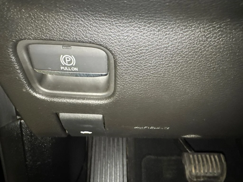 Certified Used 2023 Diamond Black Crystal Pearlcoat Jeep Laredo image 20