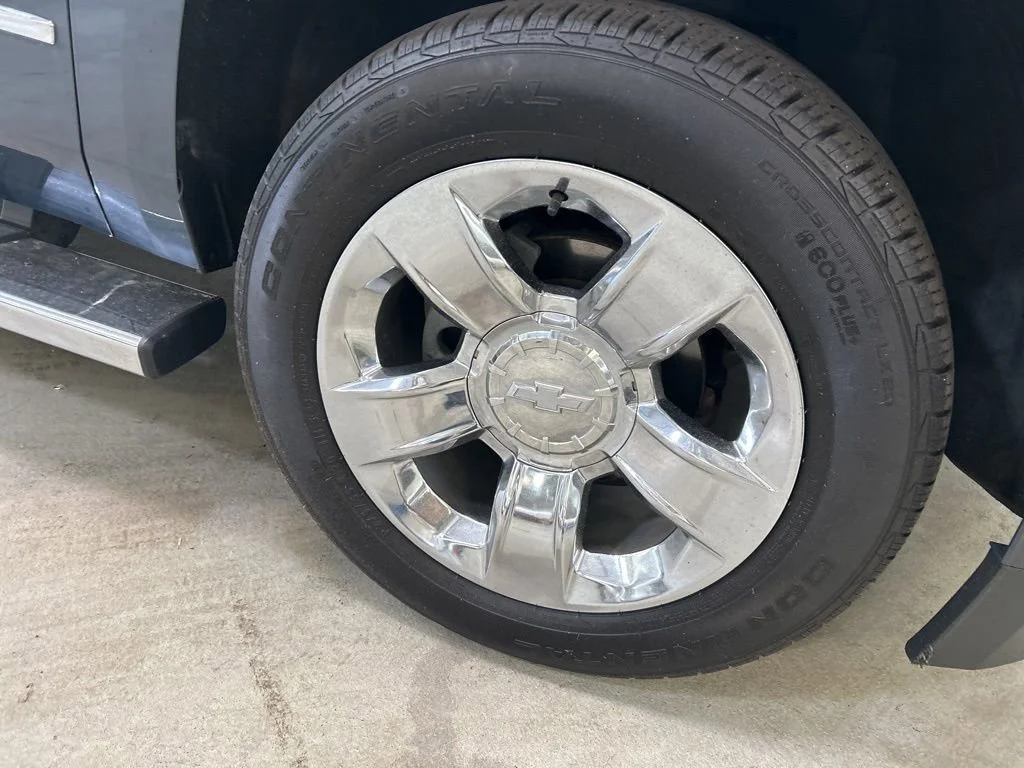 Used 2019 SHADOW GRAY METALLIC Chevrolet LT image 9