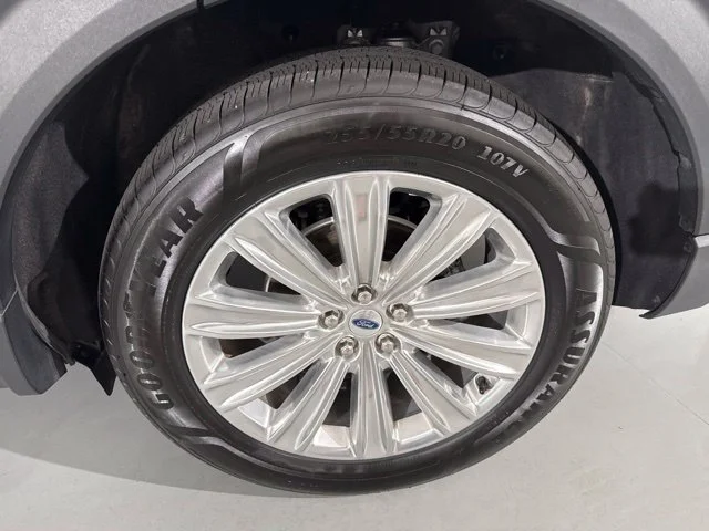 Used 2023 Silver Ford Limited image 6