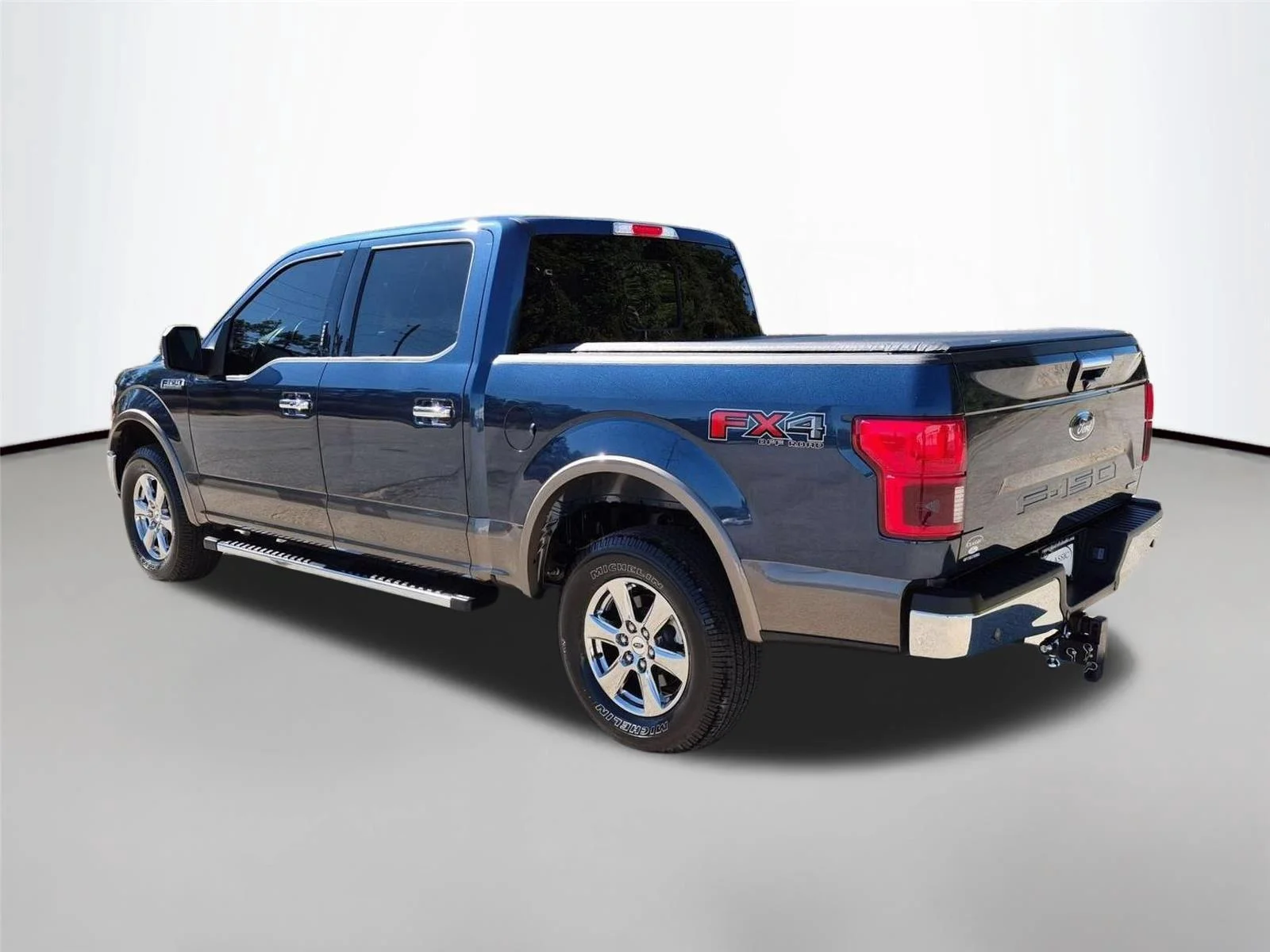 Used 2018 Blue Jeans Metallic Ford LARIAT image 3