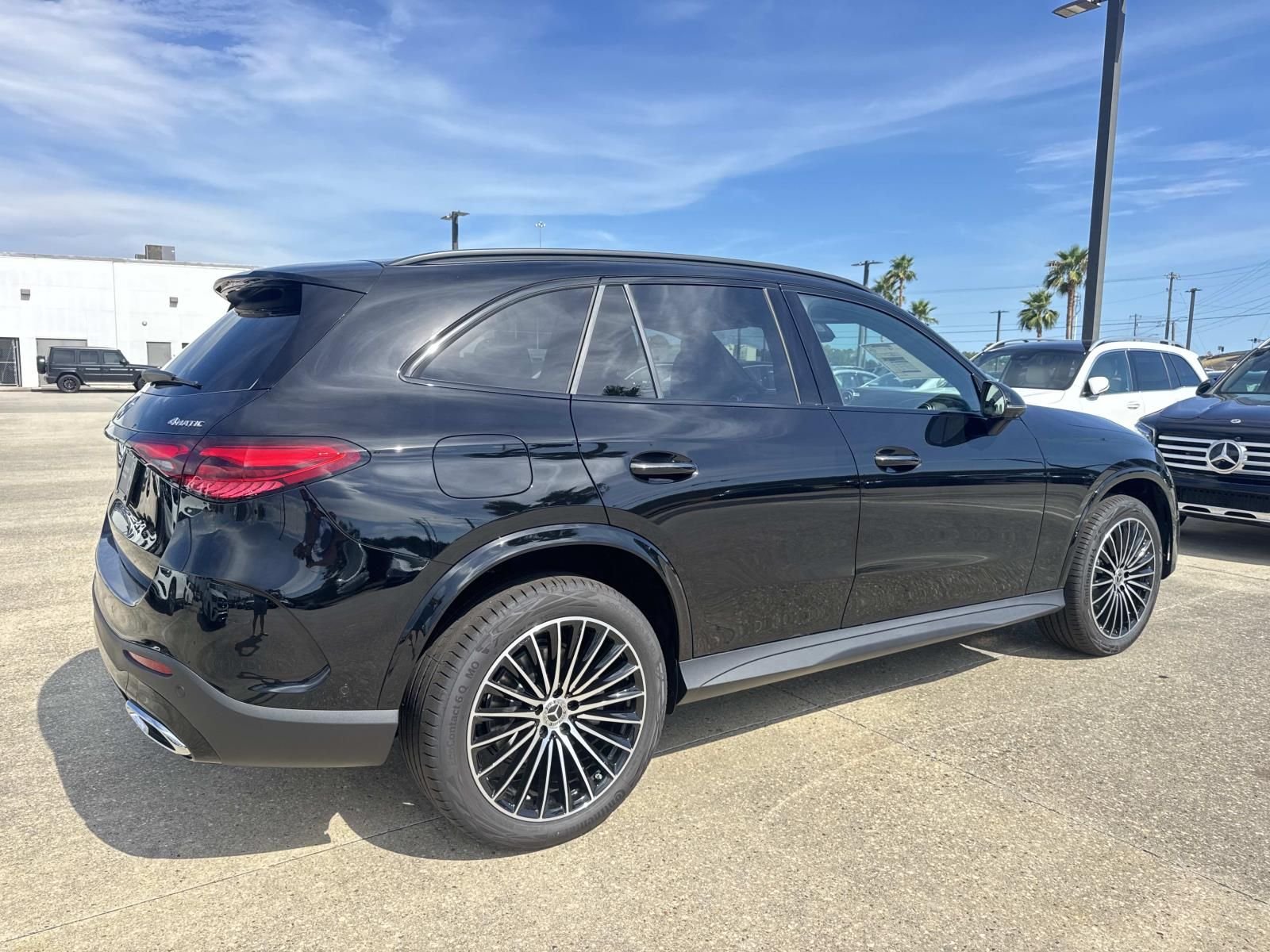 New 2027 Black Mercedes-Benz GLC 300 image 4