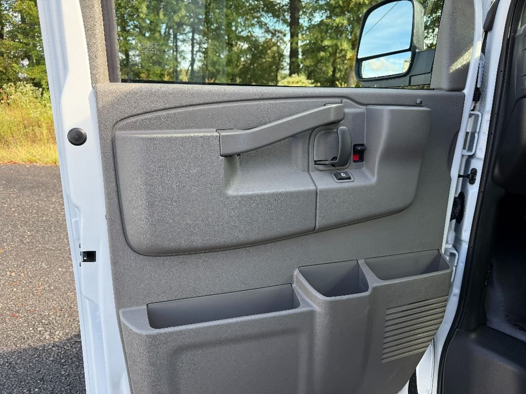 2025 Chevrolet Express Cargo Work Van - Photo 23