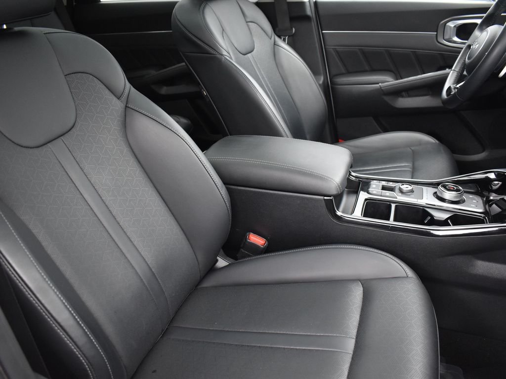 2022 KIA SORENTO - Image 33