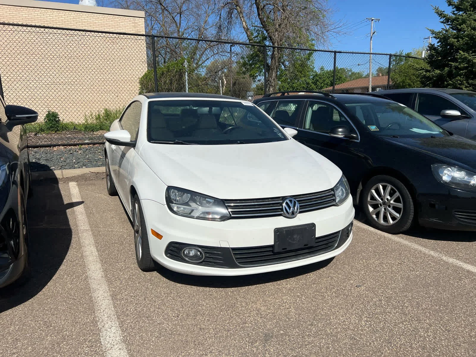 Used 2012 Volkswagen Eos Komfort with VIN WVWBW7AH0CV021605 for sale in Minneapolis, MN