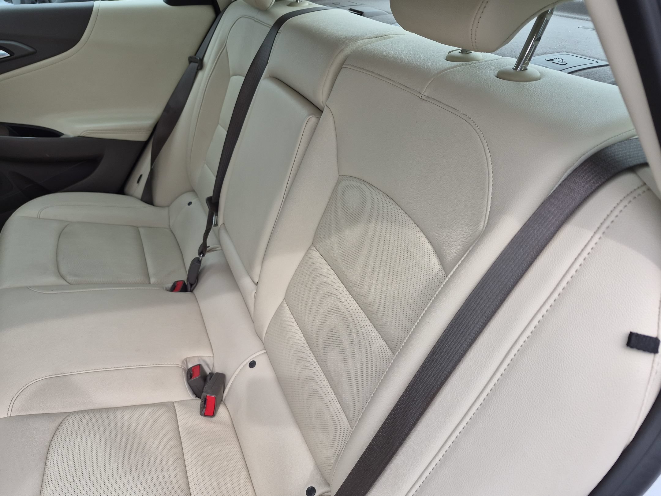 Used 2024 Summit White Chevrolet LT image 29