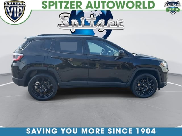 Used 2025 Black Jeep Latitude image 10