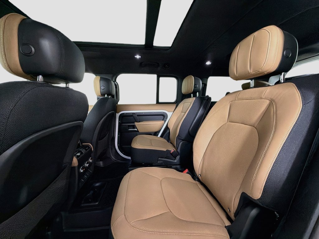 New 2026 Fuji White Land Rover V8 image 26