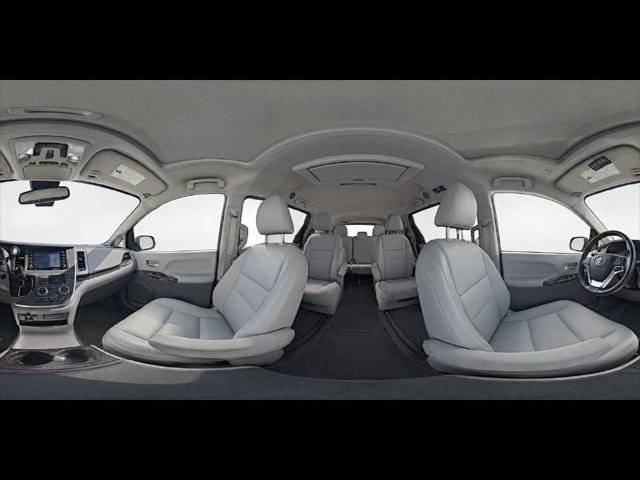 Certified Used 2020 PARISIAN NIGHT PEARL Toyota  image 9