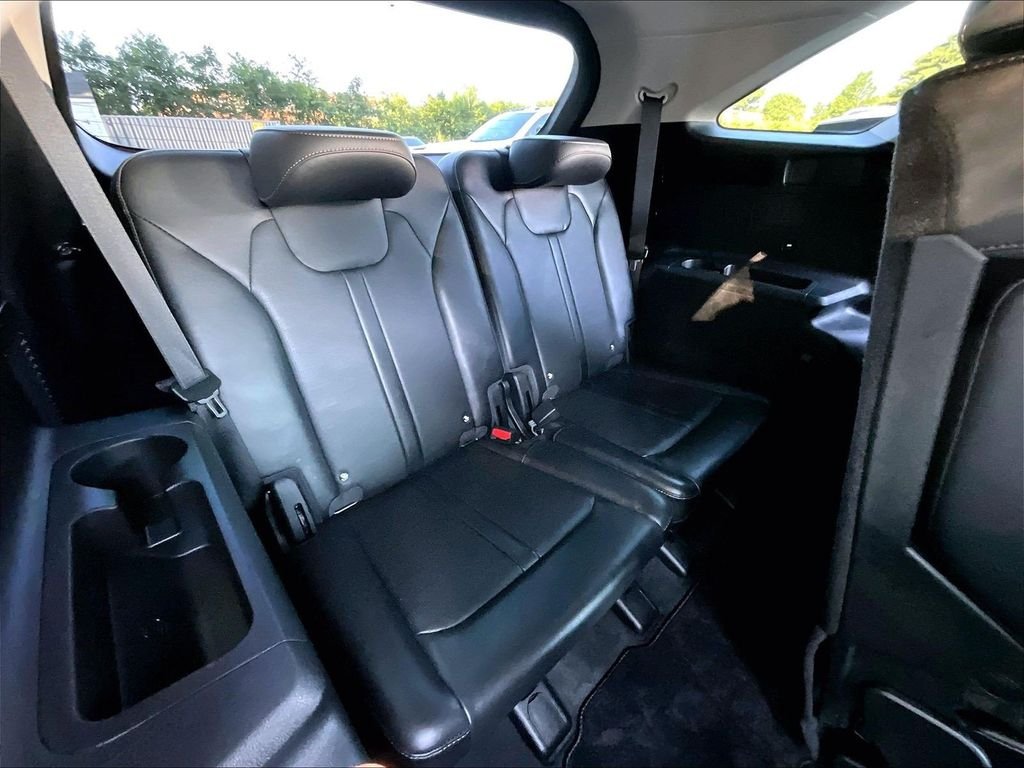 Used 2025 Black Kia S image 16