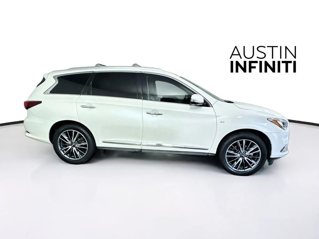 Certified Used 2019 White INFINITI LUXE image 10