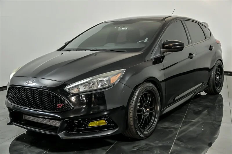 Used 2018 Shadow Black Ford ST image 5