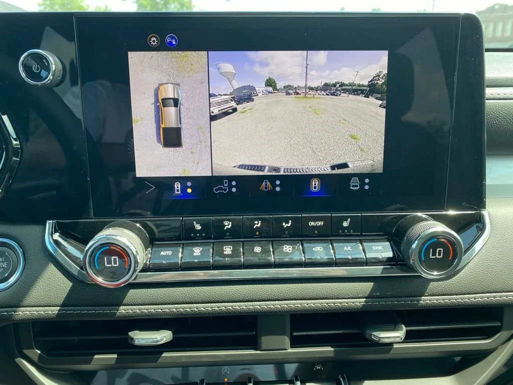 2025 Chevrolet Colorado LT - Photo 14