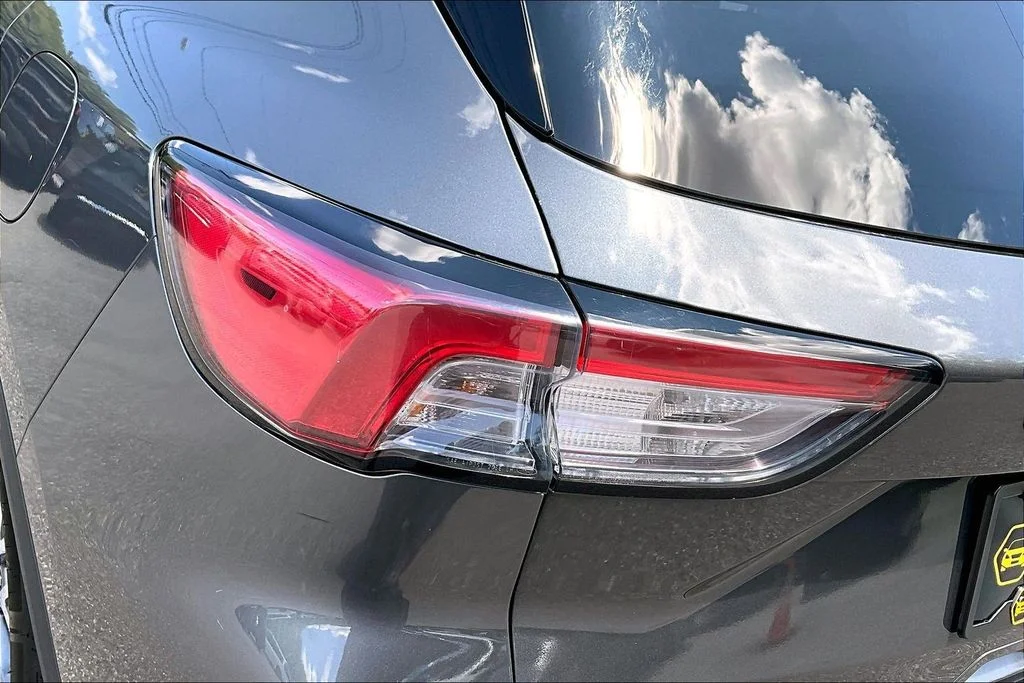 Certified Used 2022 Gray Ford SEL image 23