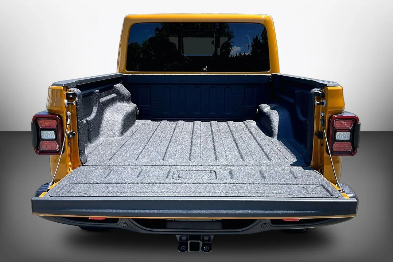 New 2026 Goldilocks Exterior Paint Jeep Rubicon X image 21