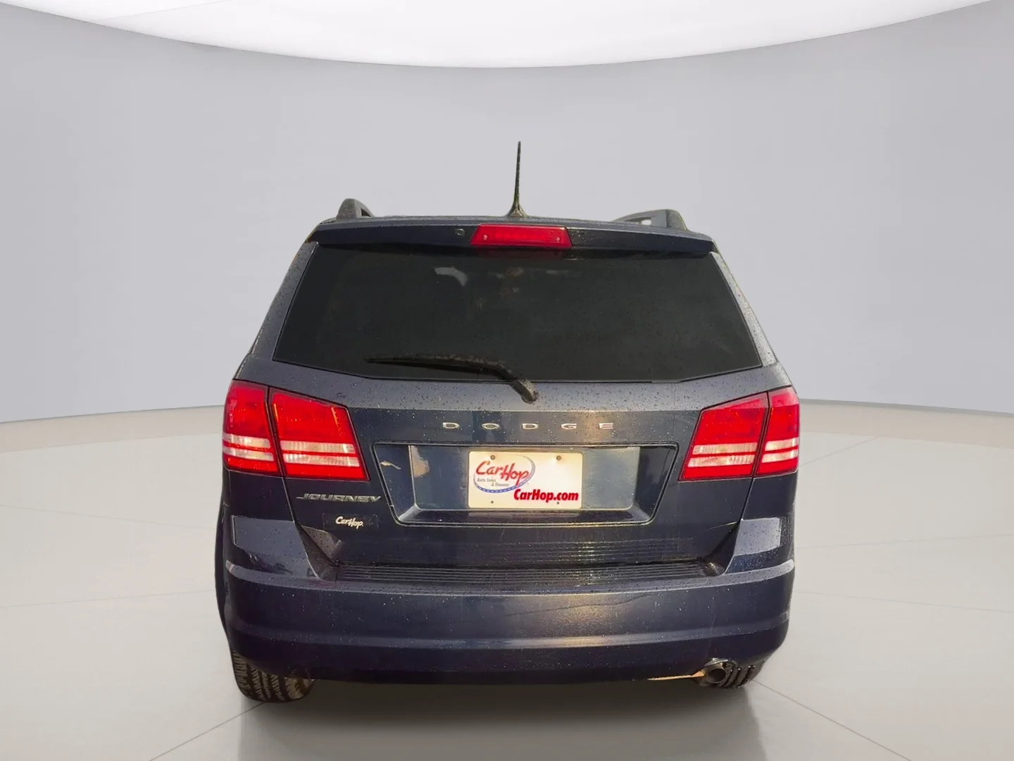 Used 2018 Blue Dodge SE image 4