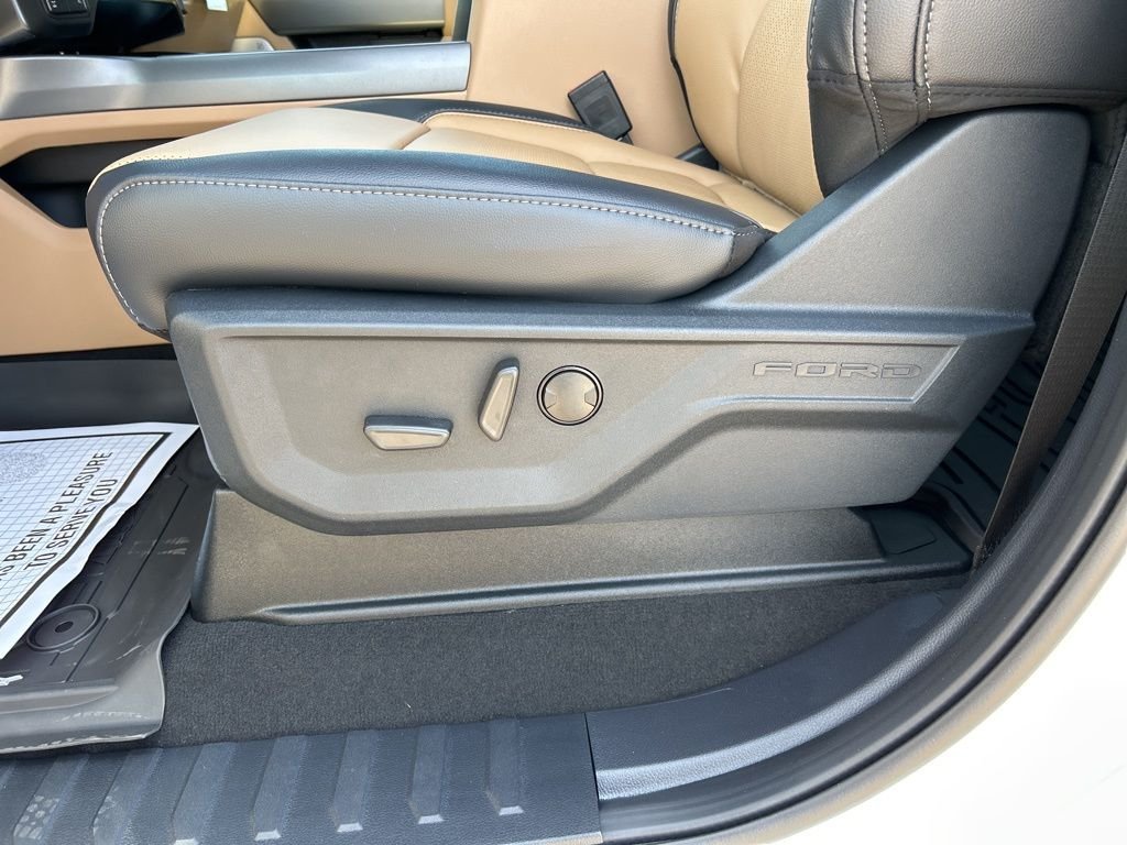 New 2026 Star White Metallic Tri-Coat Ford Lariat image 15