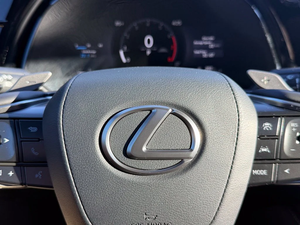 Used 2025 White Lexus 350 Premium image 27