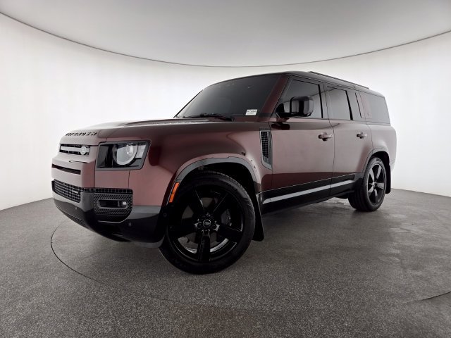 Used 2023 Sedona Red Land Rover X-Dynamic SE image 1