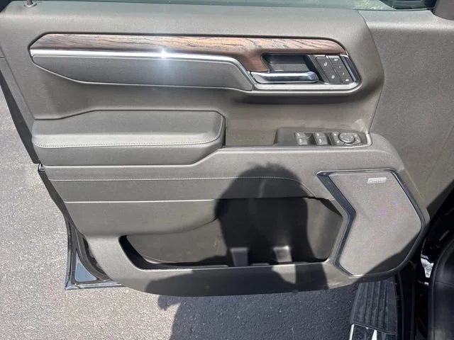 New 2026 Onyx Black GMC SLT image 11
