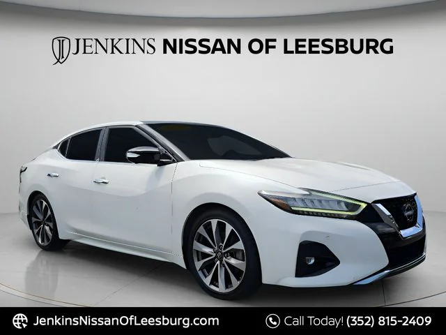 Used 2023 White Nissan Platinum image 1