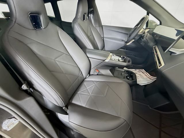 2026 BMW iX 45 - Photo 30