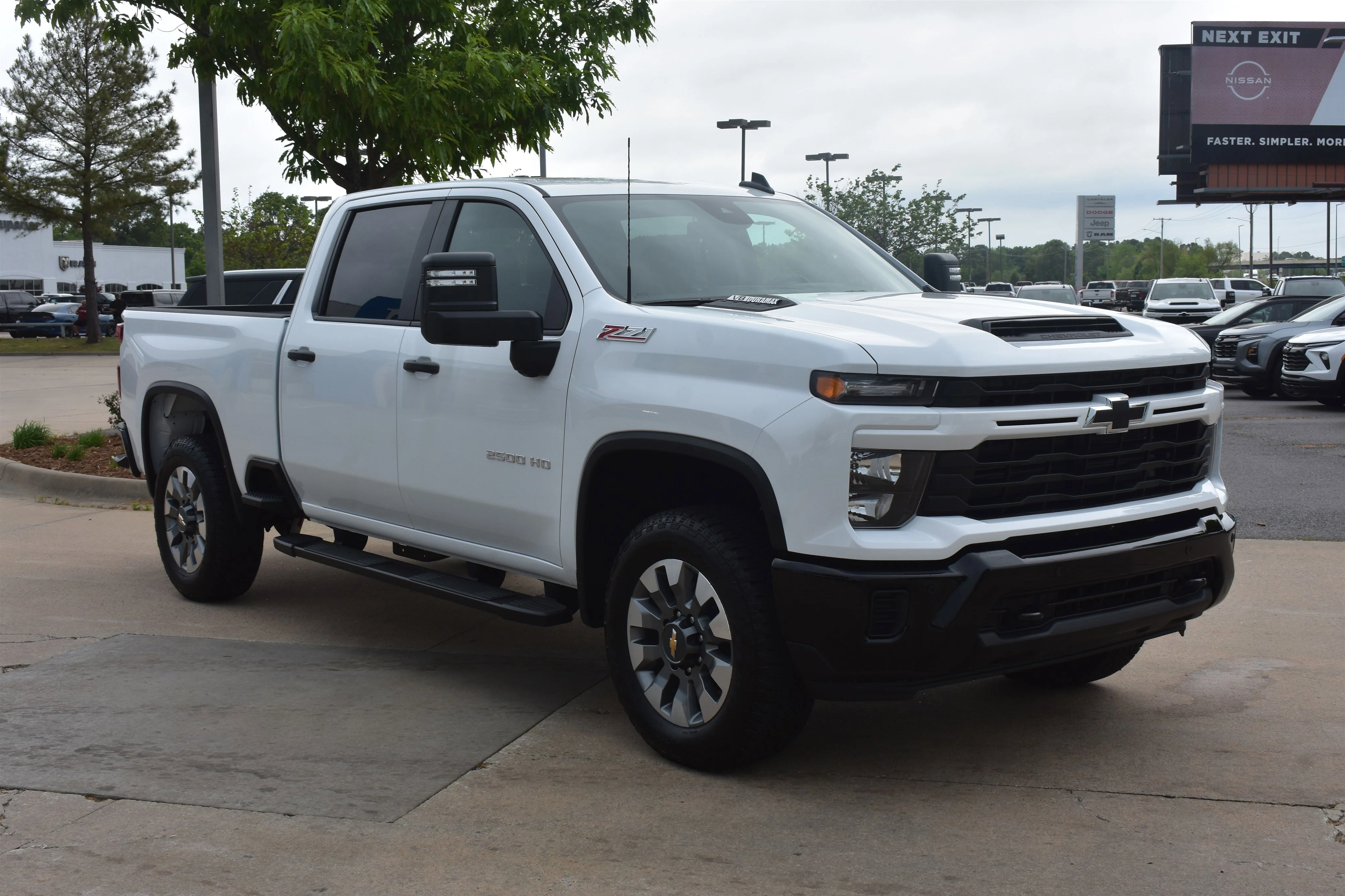 New 2026 Summit White Chevrolet Custom image 3