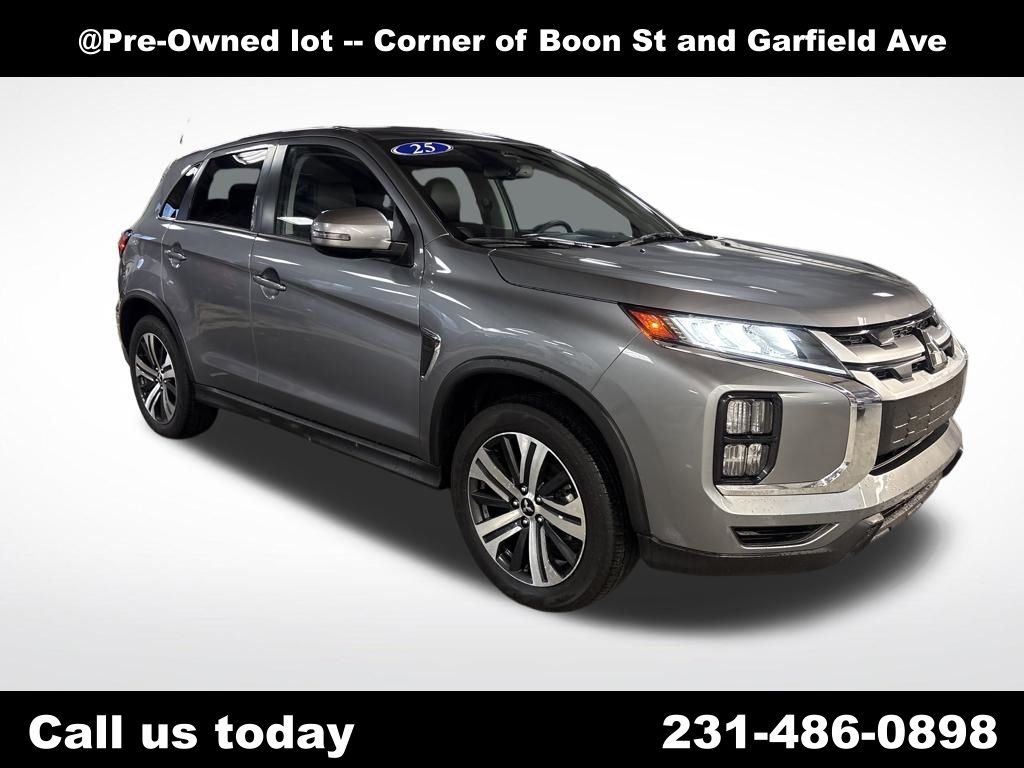 Used 2025  Mitsubishi 2.0 SE image 7