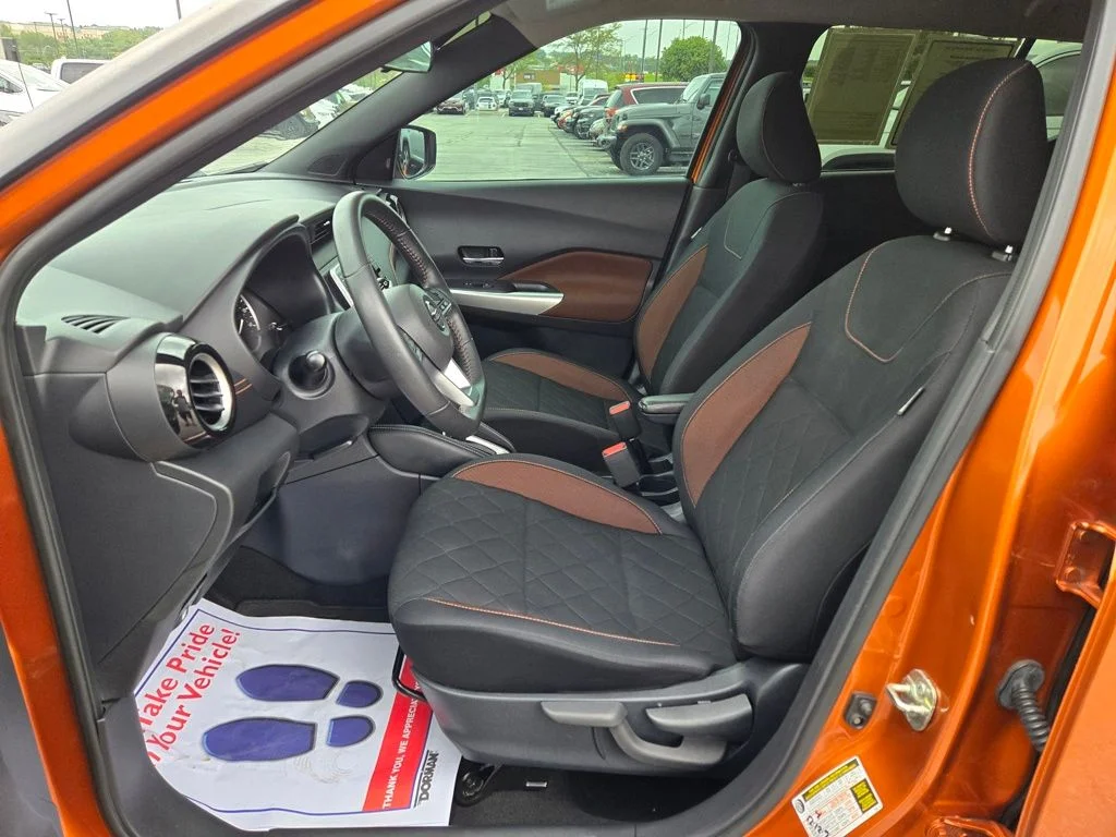 Used 2020 Orange Nissan SR image 13