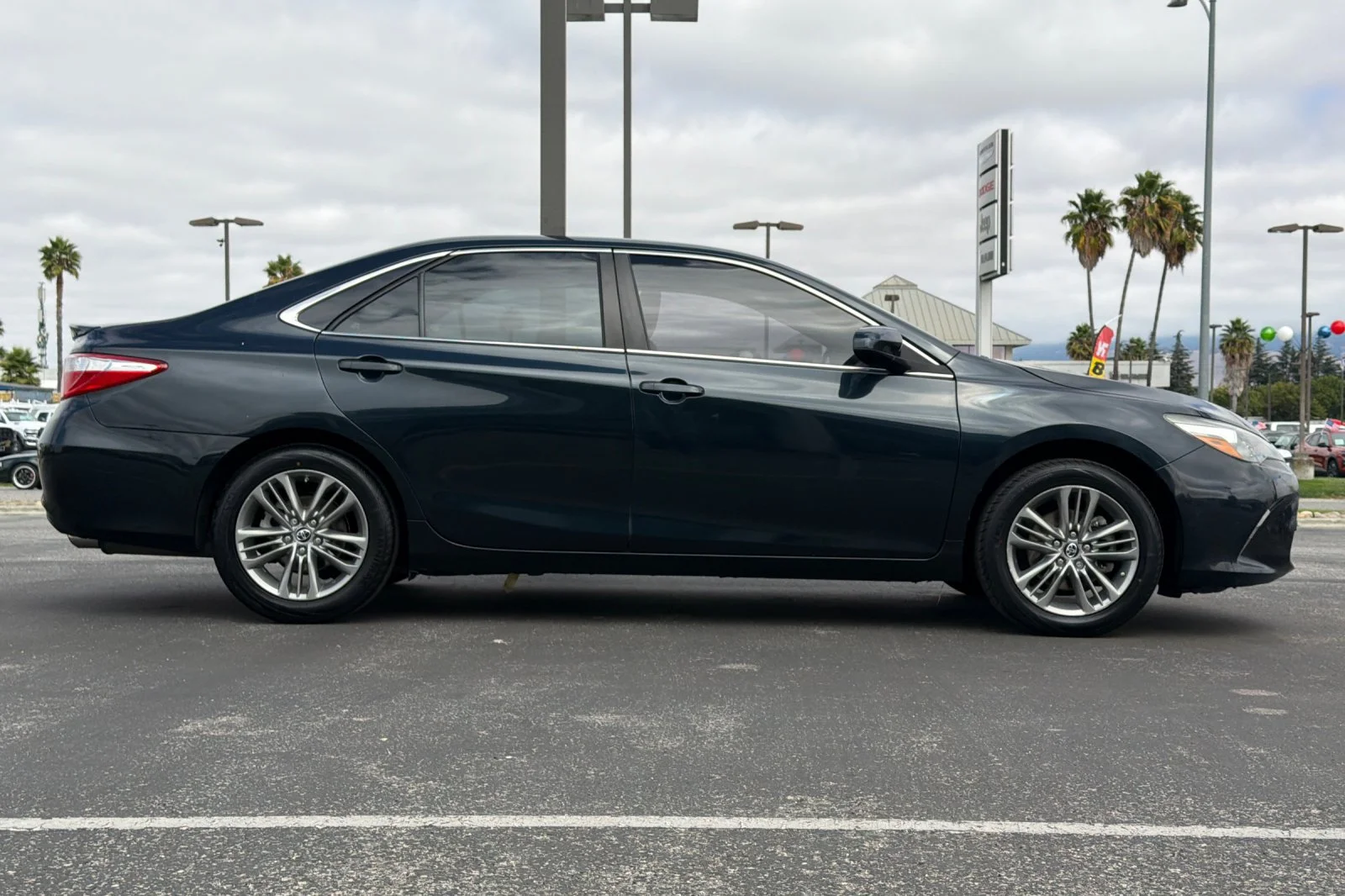 Used 2016 Gray Toyota SE image 3
