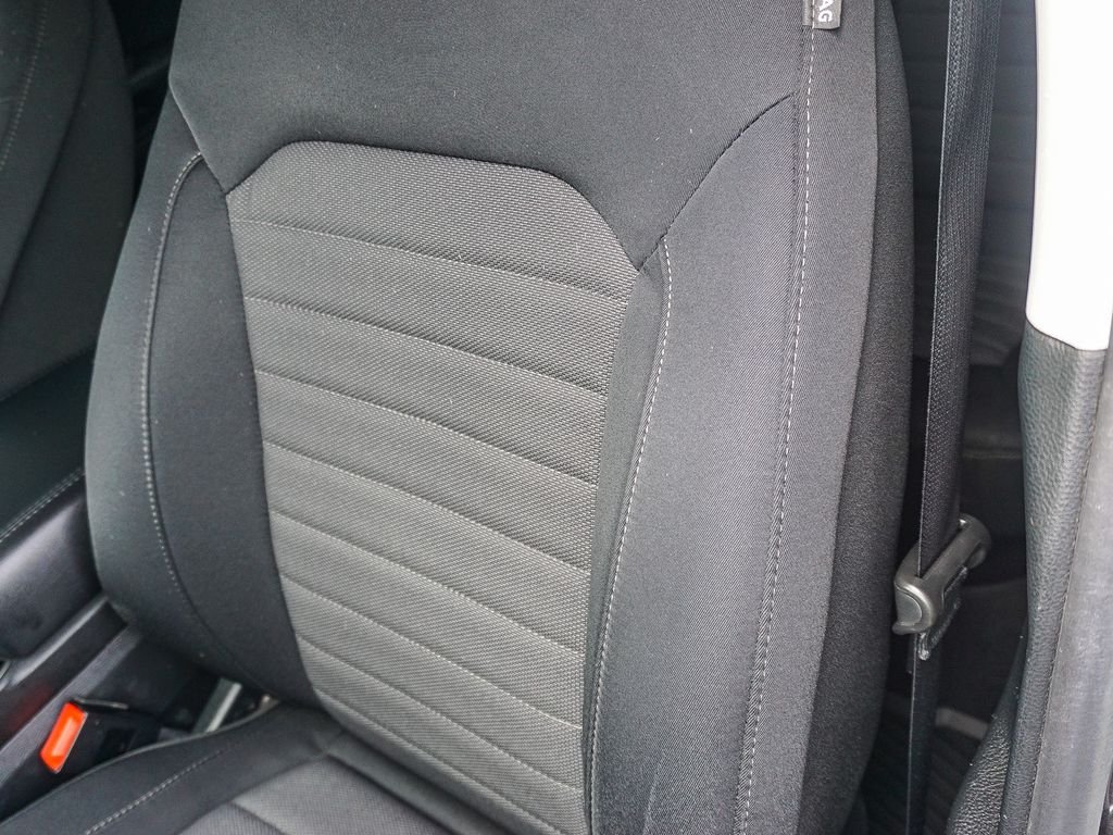 Used 2020 Gray Ford SE image 21