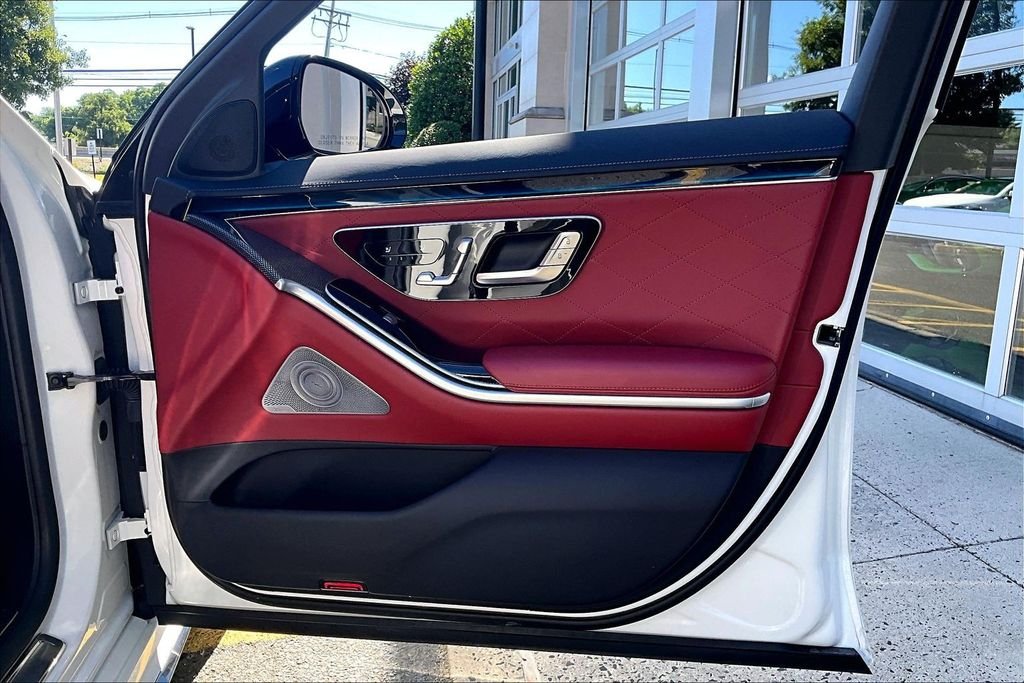Certified Used 2023  Mercedes-Benz S 580 image 19