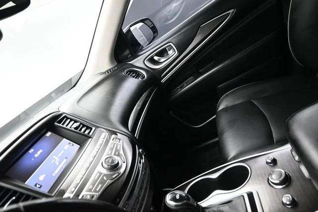 Used 2020 Silver INFINITI PURE image 20