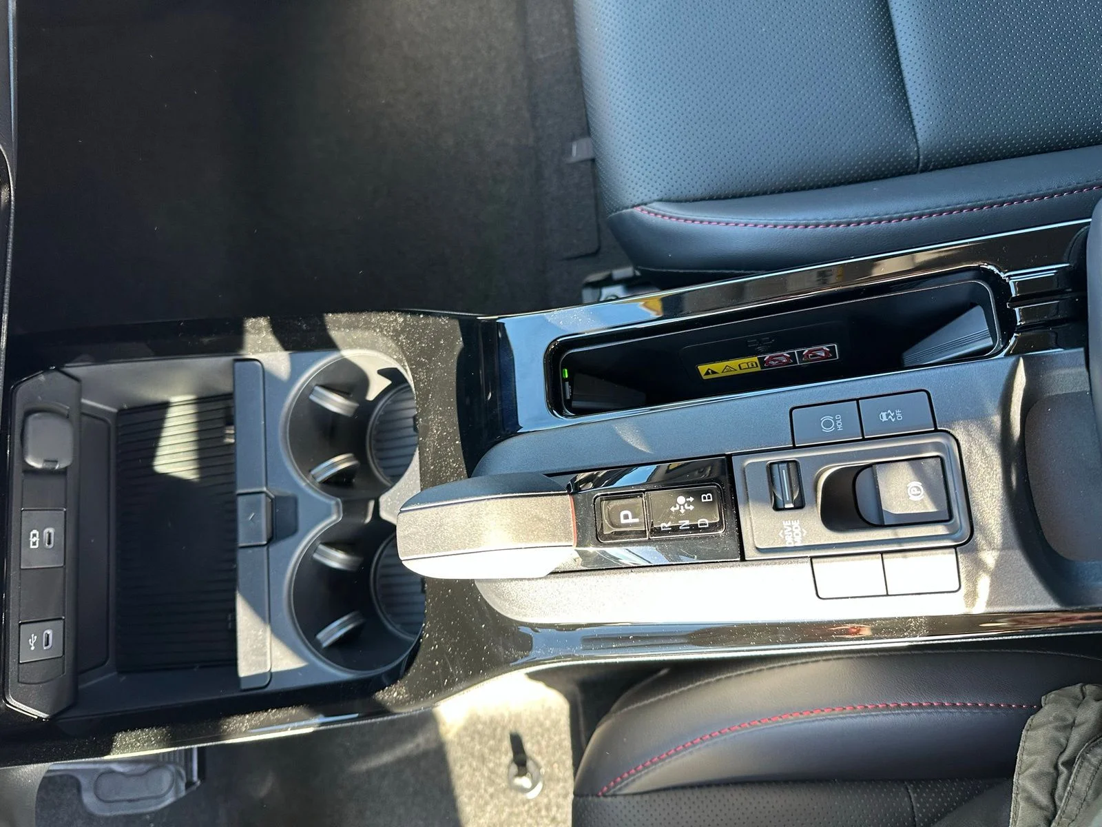 2026 Toyota Prius Plug-in Hybrid XSE Premium - Photo 17
