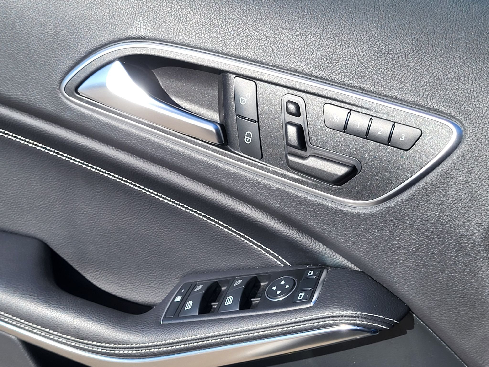Used 2016 Mountain Gray Metallic Mercedes-Benz 250 4MATIC® image 33