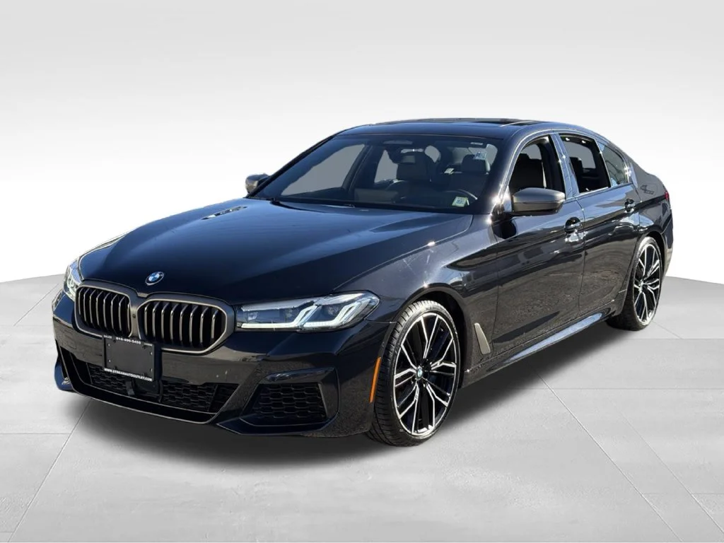 Used 2023 Black BMW M550i xDrive image 3