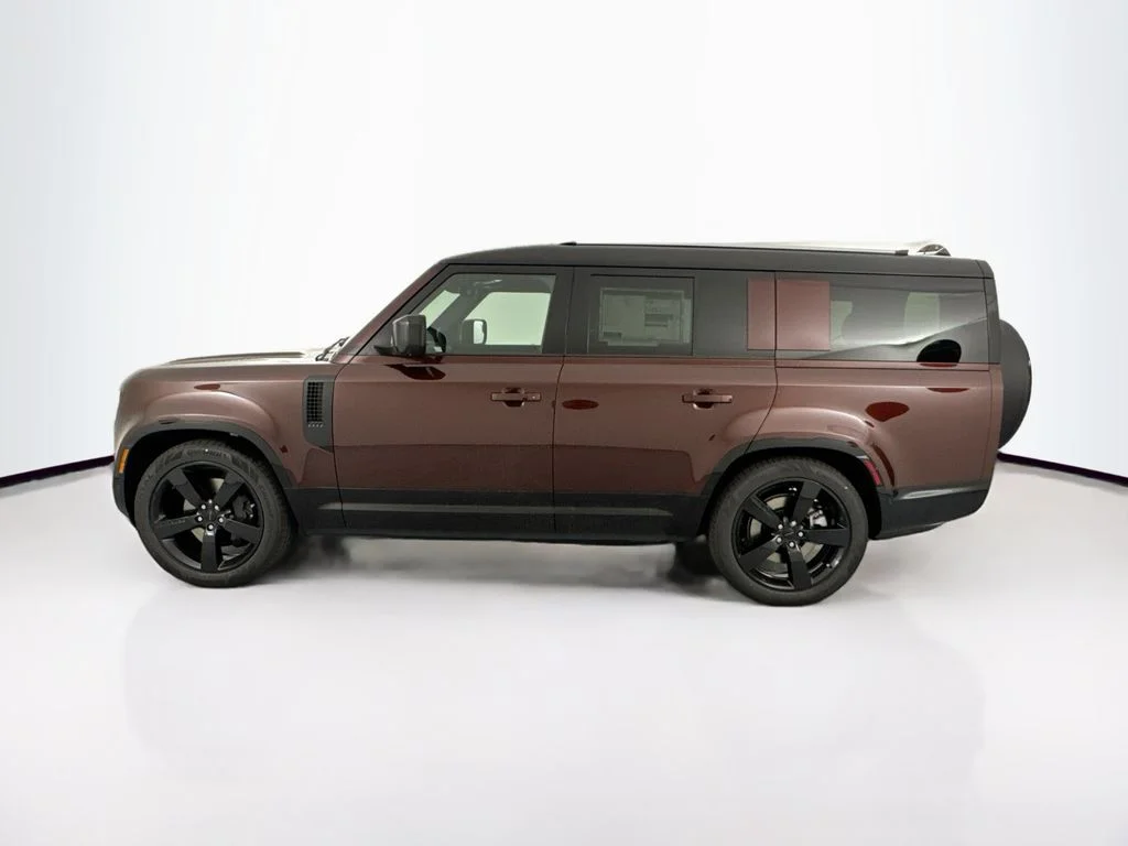 New 2026 Sedona Red Land Rover X-Dynamic SE image 8
